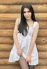 Alla , 22 years old – black hair,  green eyes from Brasov, Romania - Photo 1236352