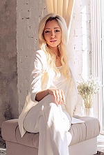 Alina , 37 years old – blonde hair,  blue eyes from New-York, United States - Photo 1126276