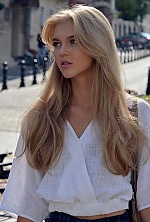 Valeria , 24 years old – light brown hair,  grey eyes from Kyiv, Ukraine - Photo 1175881