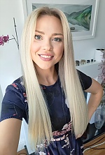 Daina , 42 years old – blonde hair,  blue eyes from Hull, England - Photo 1834666