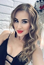 Yuliia , 41 years old – light brown hair,  brown eyes from Kiev, Ukraine - Photo 1397150