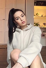 Louise , 26 years old – black hair,  brown eyes from Bratislava, Slovak Rep. - Photo 1406968