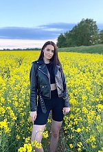 Louise , 26 years old – black hair,  brown eyes from Bratislava, Slovak Rep. - Photo 1406973