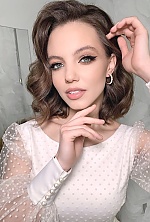 Diana , 23 years old – brunette hair,  green eyes from Kiev, Ukraine - Photo 1607628