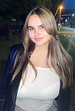 Anya , 23 years old – brunette hair,  brown eyes from Kiev, Ukraine - Photo 1573778