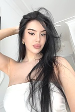 Yelyzaveta , 22 years old – black hair,  green eyes from Lviv, Ukraine - Photo 1903539