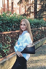 Yana , 28 years old – light brown hair,  brown eyes from Lviv, Ukraine - Photo 1637732