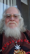 Gorgeous BADSANTA, 68 years old from United States | ID: 2054488