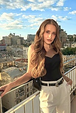 Karina , 30 years old – light brown hair,  brown eyes from Kiev, Ukraine - Photo 1964333