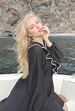 Anna , 21 years old – blonde hair,  blue eyes from Toronto, Canada - Photo 1848337