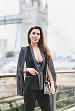 Hanna , 37 years old – black hair,  grey eyes from London, England - Photo 1828413