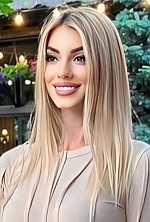 Irina , 38 years old – blonde hair,  brown eyes from Miami, United States - Photo 1807822