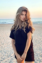 Lia , 29 years old – light brown hair,  green eyes from Harbin, China - Photo 1695305