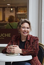 Irina , 51 years old – light brown hair,  green eyes from London, England - Photo 1965047