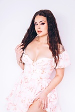 Amina , 23 years old – brunette hair,  grey eyes from Khmelnytskyi, Ukraine - Photo 1925531
