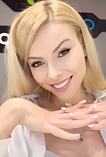 Victoria , 36 years old – blonde hair,  grey eyes from London, England - Photo 1799609