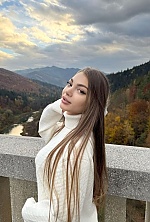 Victoria , 23 years old – light brown hair,  brown eyes from Chisinau, Moldova - Photo 1866482
