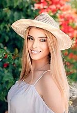 Olena , 27 years old – light brown hair,  green eyes from Dubai, UAE - Photo 1810342