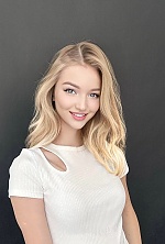 Marianna , 22 years old – blonde hair,  green eyes from Dnipro, Ukraine - Photo 1853851