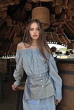 Yana , 22 years old – brunette hair,  blue eyes from Lviv, Ukraine - Photo 2046142