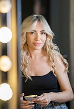 Anastasia , 35 years old – blonde hair,  brown eyes from Milan, Italy - Photo 1837696