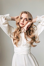 Nadezhda , 22 years old – light brown hair,  grey eyes from Miami, United States - Photo 1837811