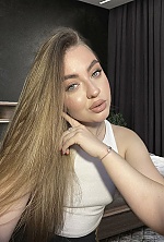 Ilona , 22 years old – light brown hair,  green eyes from Kyiv, Ukraine - Photo 1847974