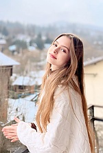 Anastasia , 19 years old – light brown hair,  brown eyes from Kyiv, Ukraine - Photo 1848059