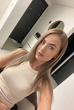 Yuliia , 38 years old – light brown hair,  grey eyes from Dubai, UAE - Photo 1876910