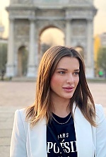 Viktoriia , 33 years old – light brown hair,  blue eyes from Milan, Italy - Photo 1888280