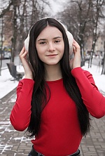 Olesia , 18 years old – black hair,  brown eyes from Cherkasy, Ukraine - Photo 1891057