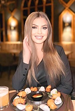 Viktoriia , 24 years old – light brown hair,  brown eyes from Ternopil, Ukraine - Photo 1900014