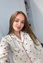 Viktoriia , 26 years old – light brown hair,  hazel eyes from Kyiv, Ukraine - Photo 2009123