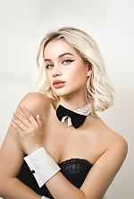Yuliia , 24 years old – blonde hair,  green eyes from London, England - Photo 1967994