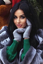Yuliia , 39 years old – black hair,  blue eyes from Montreal, Canada - Photo 1924046