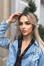 Yuliia , 27 years old – light brown hair,  brown eyes from Mykolayiv, Ukraine - Photo 1926065