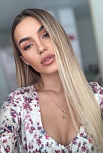 Yullia , 25 years old – light brown hair,  brown eyes from Ottawa, Canada - Photo 1934623