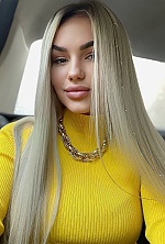 Yullia , 25 years old – light brown hair,  brown eyes from Ottawa, Canada - Photo 1932820