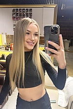 Yullia , 25 years old – light brown hair,  brown eyes from Ottawa, Canada - Photo 1932829