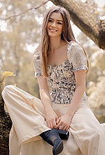 Amina , 24 years old – light brown hair,  brown eyes from Odesa, Ukraine - Photo 1950574