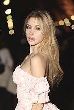 Elena , 22 years old – blonde hair,  brown eyes from Odesa, Ukraine - Photo 1950648