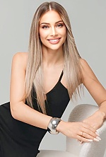 Cristina , 31 years old – blonde hair,  green eyes from Chisinau, Moldova - Photo 1974358