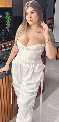 Gorgeous Beatriz, 26 years old from Brazil | ID: 2396275