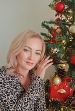 Yuliia , 44 years old – blonde hair,  green eyes from Martinsicuro, Italy - Photo 1993275