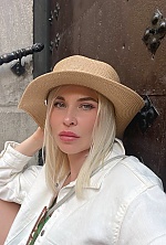 Irina , 40 years old – blonde hair,  green eyes from Madrid, Spain - Photo 1995807