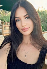 Yana , 30 years old – brunette hair,  hazel eyes from Bucharest, Romania - Photo 1996104