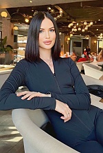 Yana , 30 years old – brunette hair,  hazel eyes from Bucharest, Romania - Photo 1996102