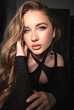 Yana , 23 years old – light brown hair,  green eyes from Kiyiv, Ukraine - Photo 1996903