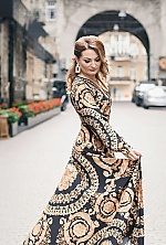 Alena , 46 years old – light brown hair,  hazel eyes from Milan, Italy - Photo 2000760