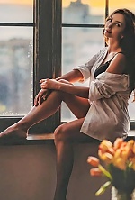 Valeria , 43 years old – brunette hair,  green eyes from Lviv, Ukraine - Photo 2009283